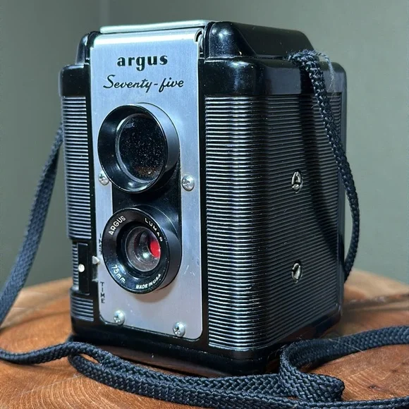 ARGUS Seventy-Five 620 Film Camera Working